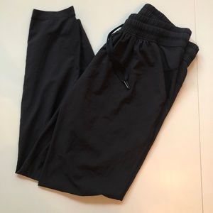 Lululemon Namaskar Crop Size 6
